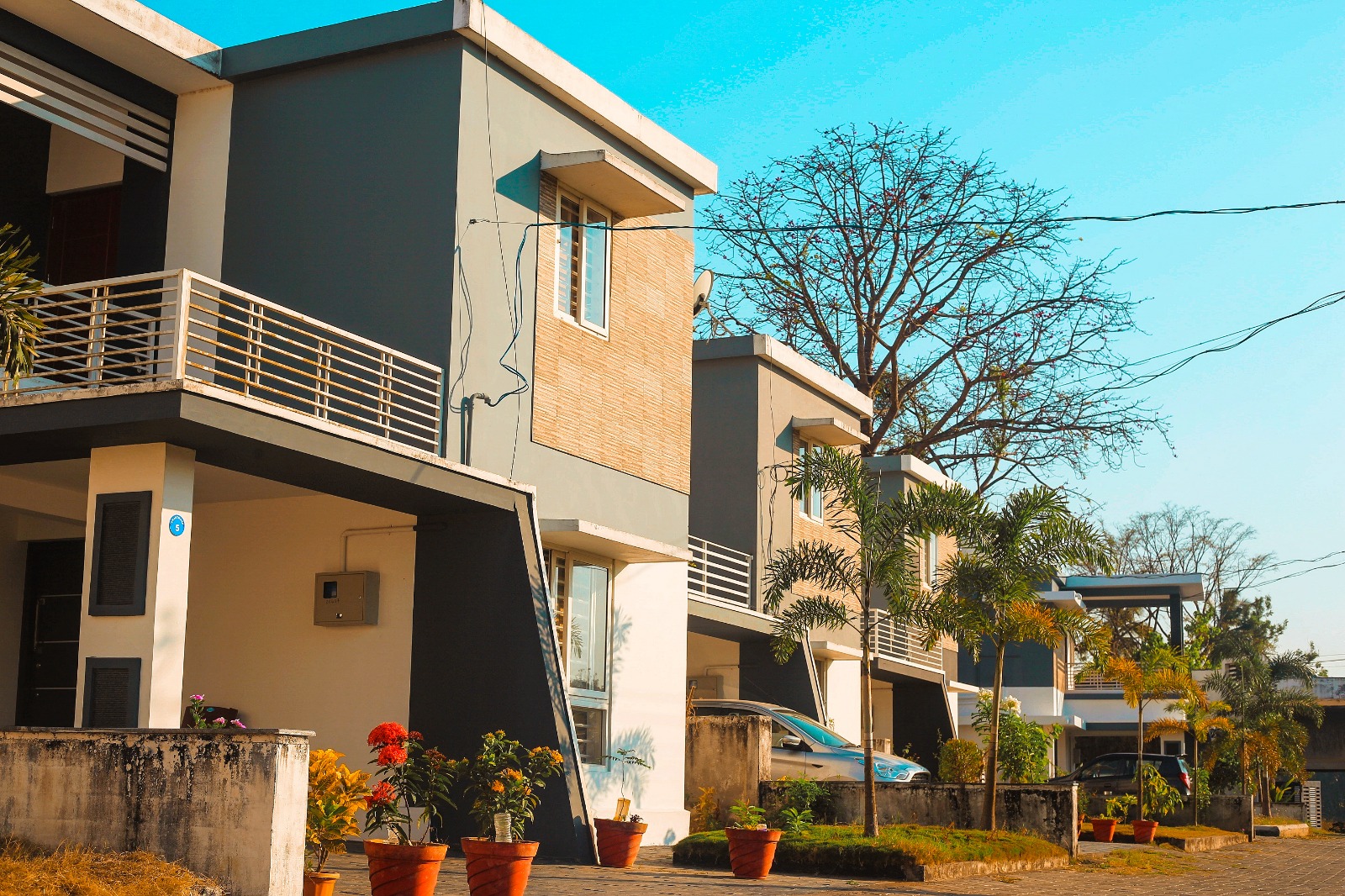 VICTORIA REALTORS PRATHANA