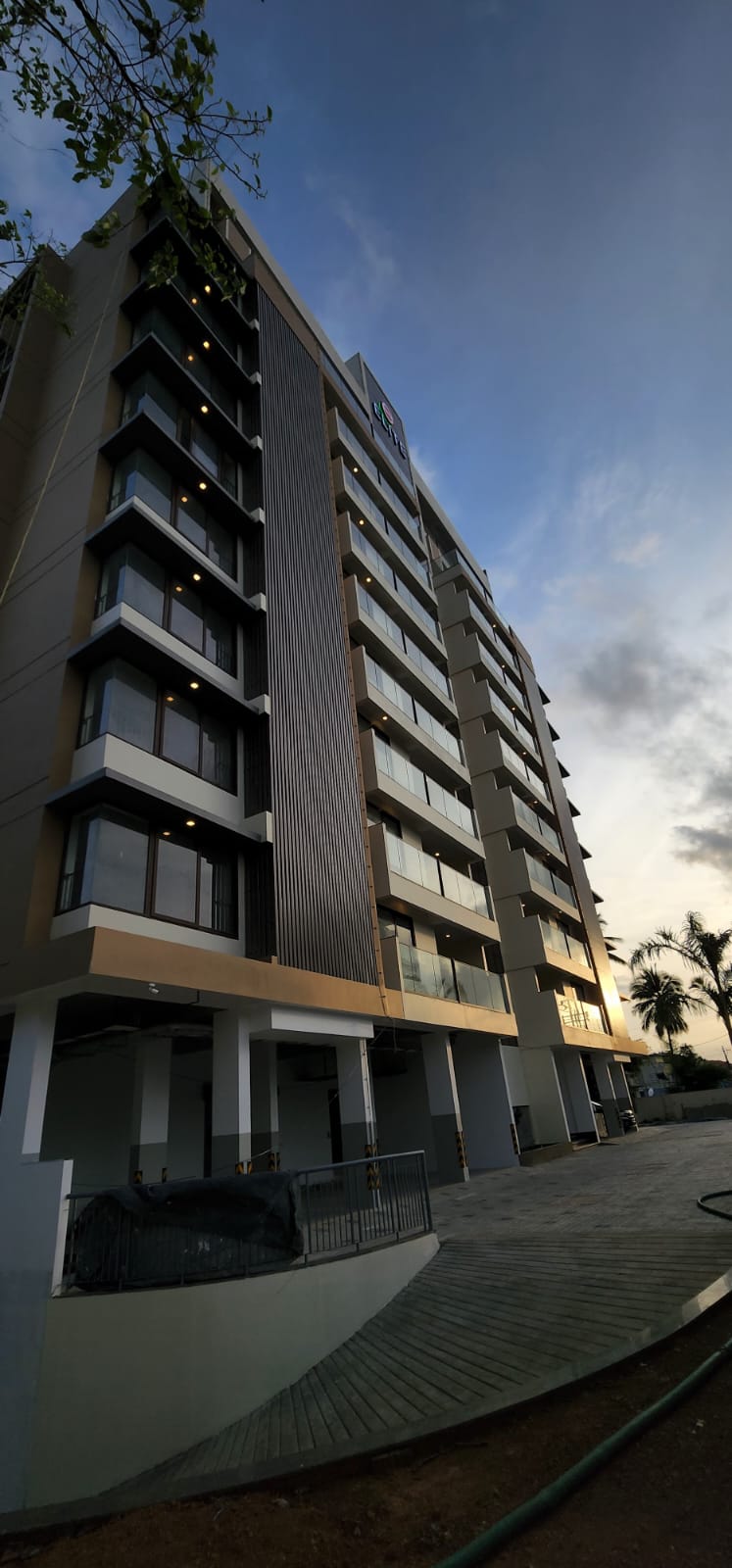 ELITE INSIGNIA PHASE 1