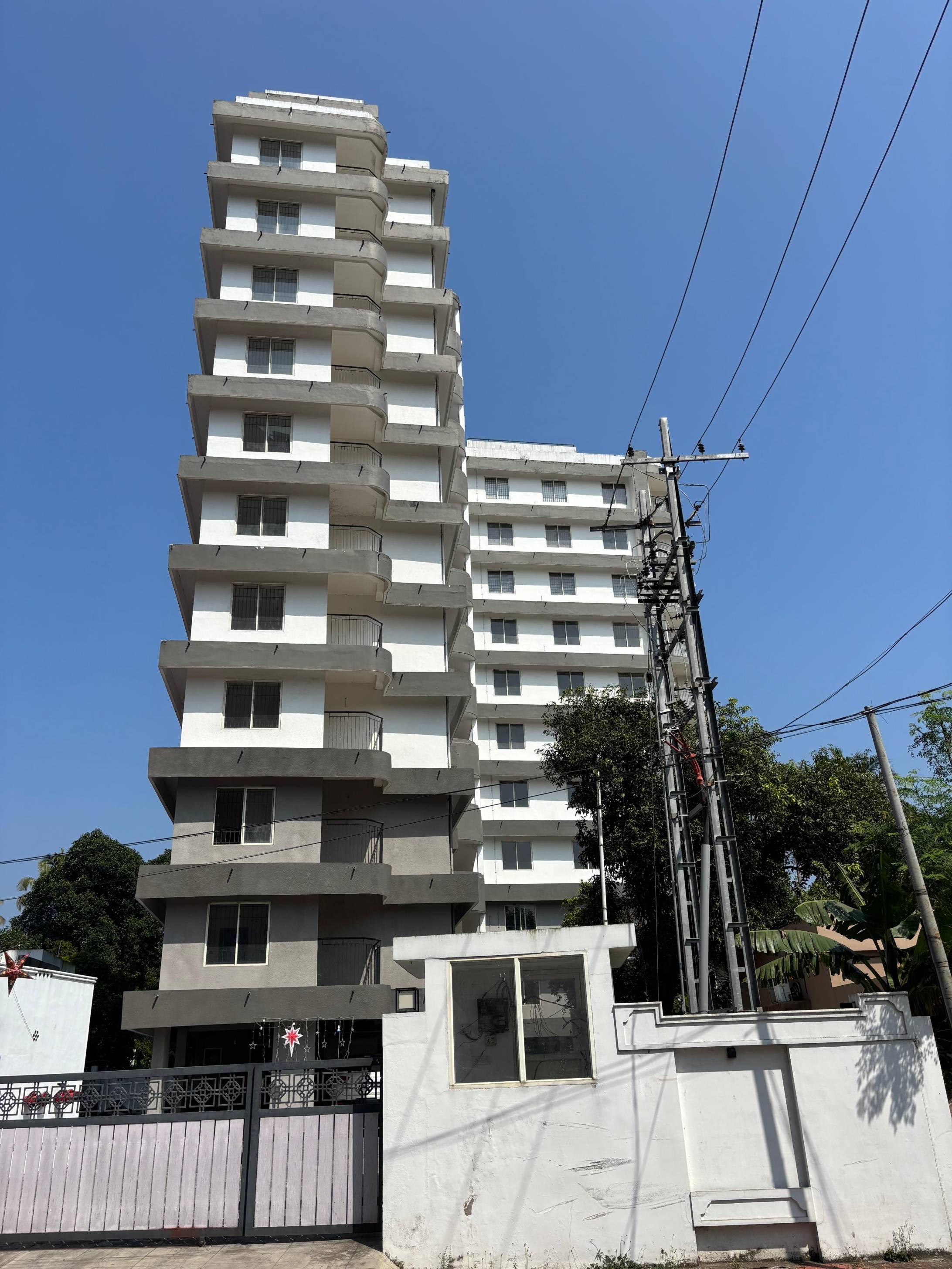 GRAND VIEW APARTMENTS
