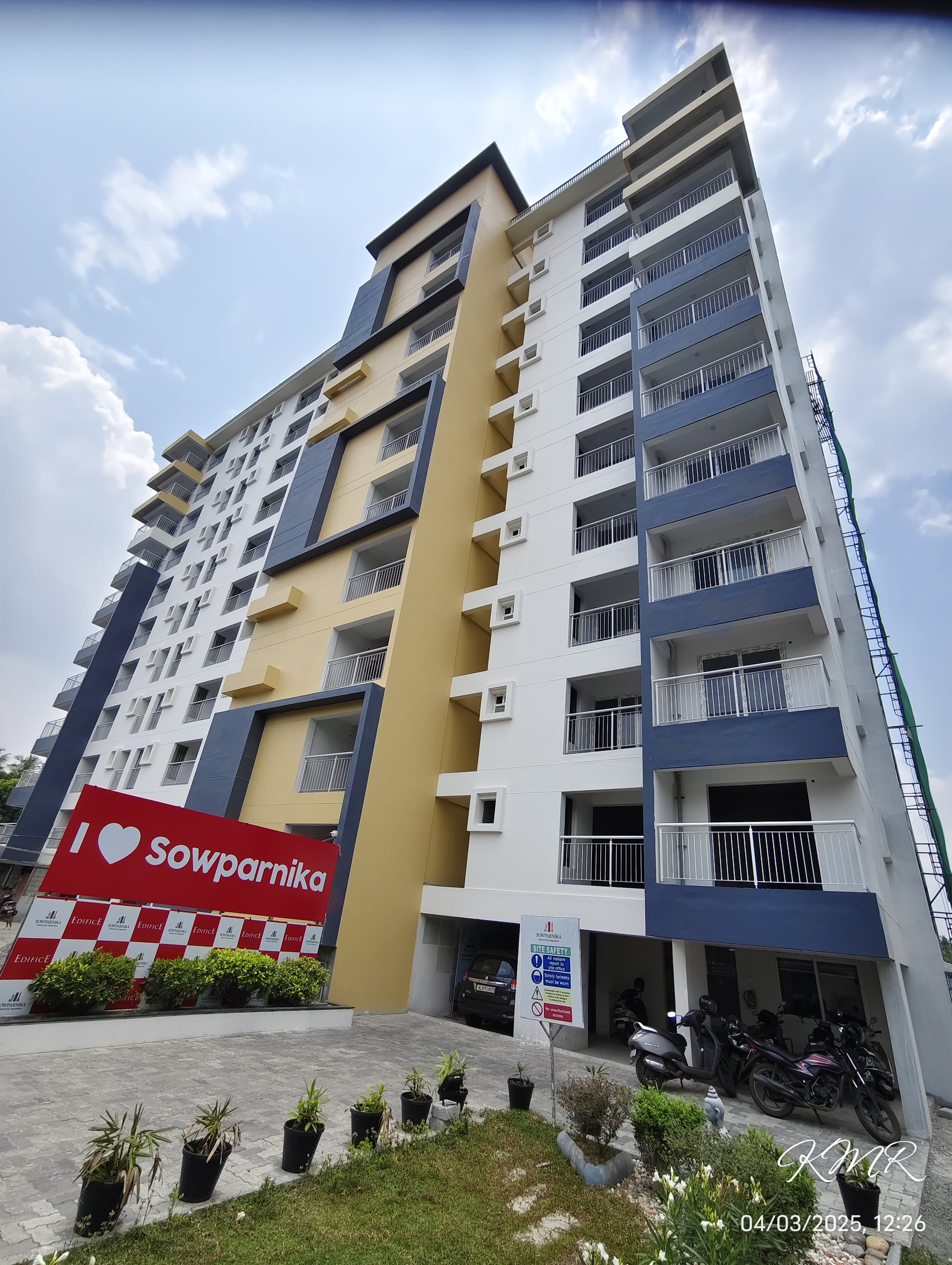 SOWPARNIKA EDIFICE