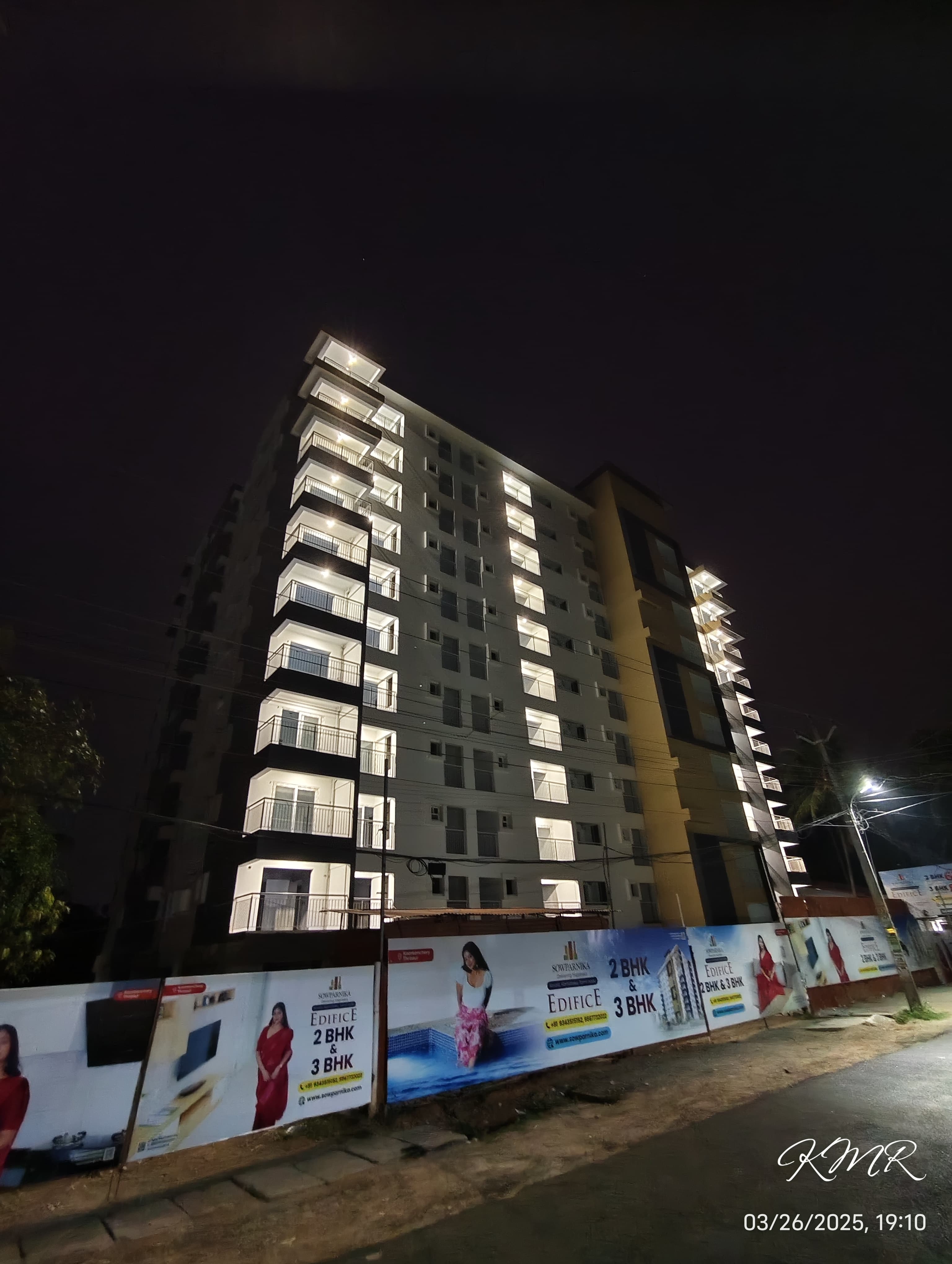 SOWPARNIKA EDIFICE