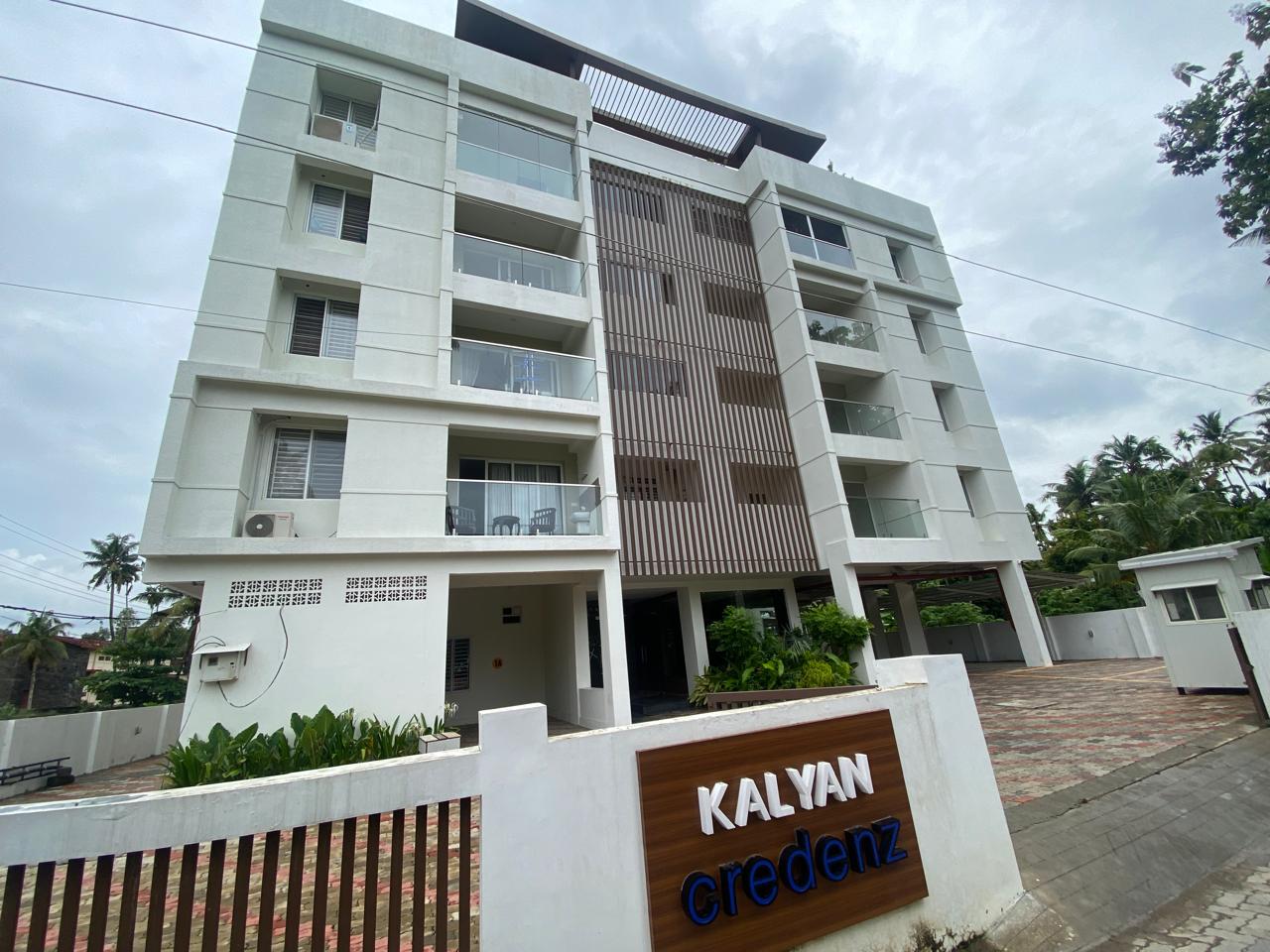 Kalyan Credenz